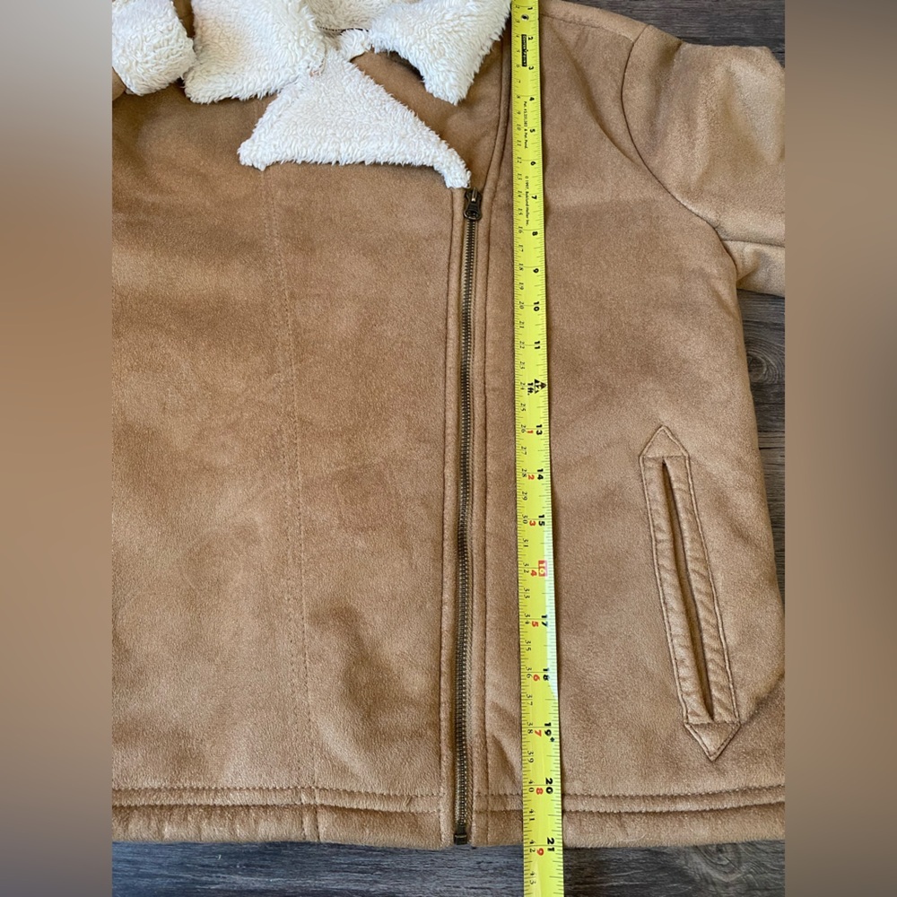 Old Navy Girl’s Tan Sherpa Jacket Size XL (14) - Picture 3 of 7